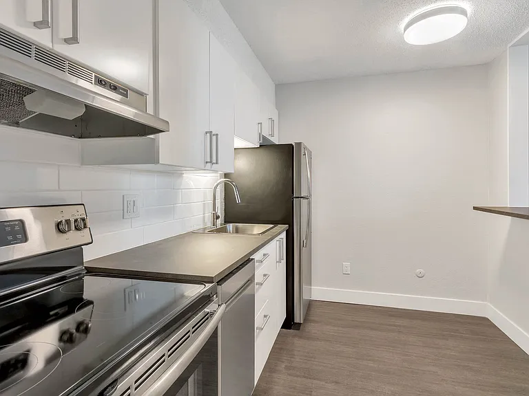 10 South Penn — Photo 9