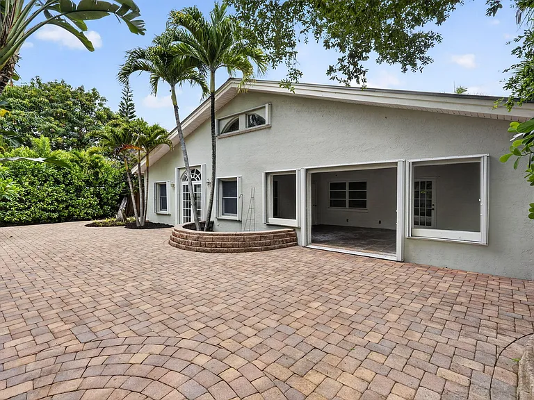 606 Paulina Rd — Photo 47