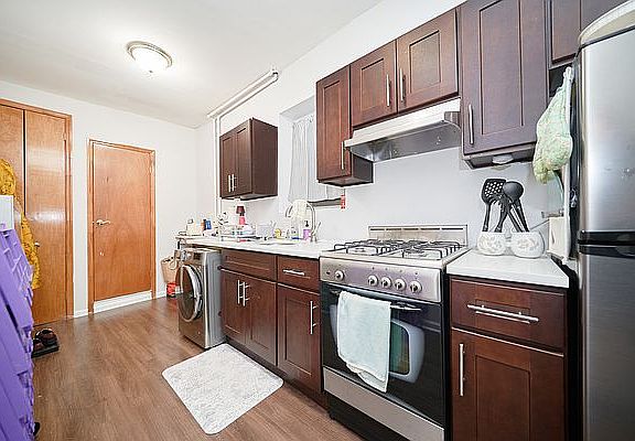 4th image of 1741 1st Ave #7