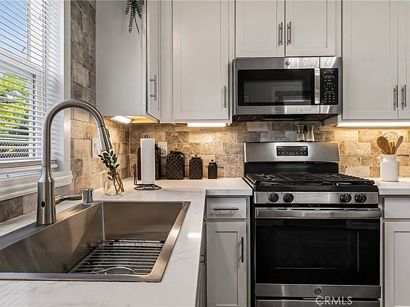 5th image of 2303 Floral Ave
