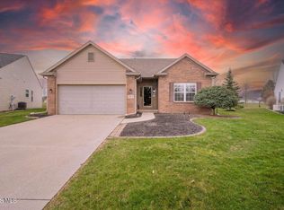 7372 Harbour Light Ct, Maumee, OH 43537