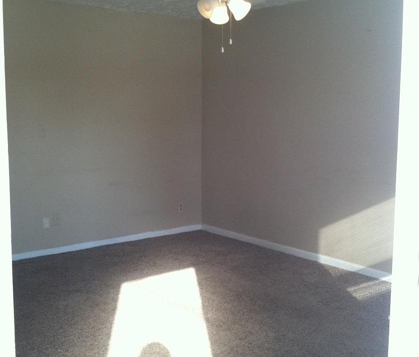 2nd image of 535 Bellwood Dr APT A