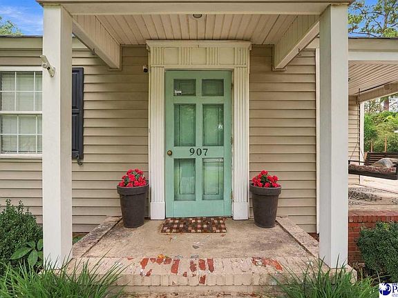 5th image of 907 Kalmia St