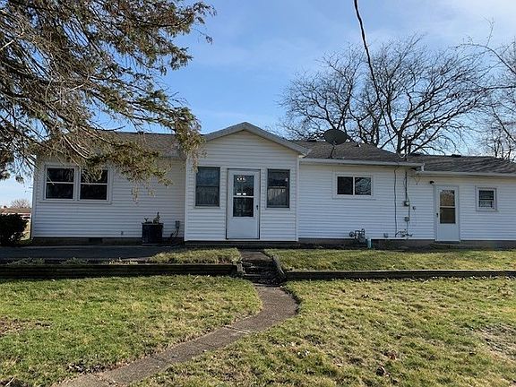 3rd image of 665 E Maple St