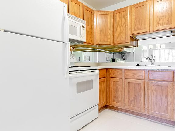 4th image of 1155 S Lake Dr