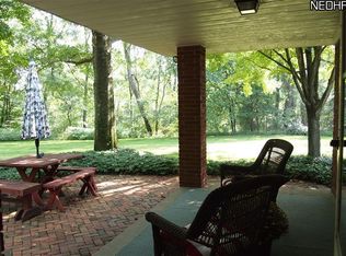 372 Druerie Ln, Medina, OH 44256