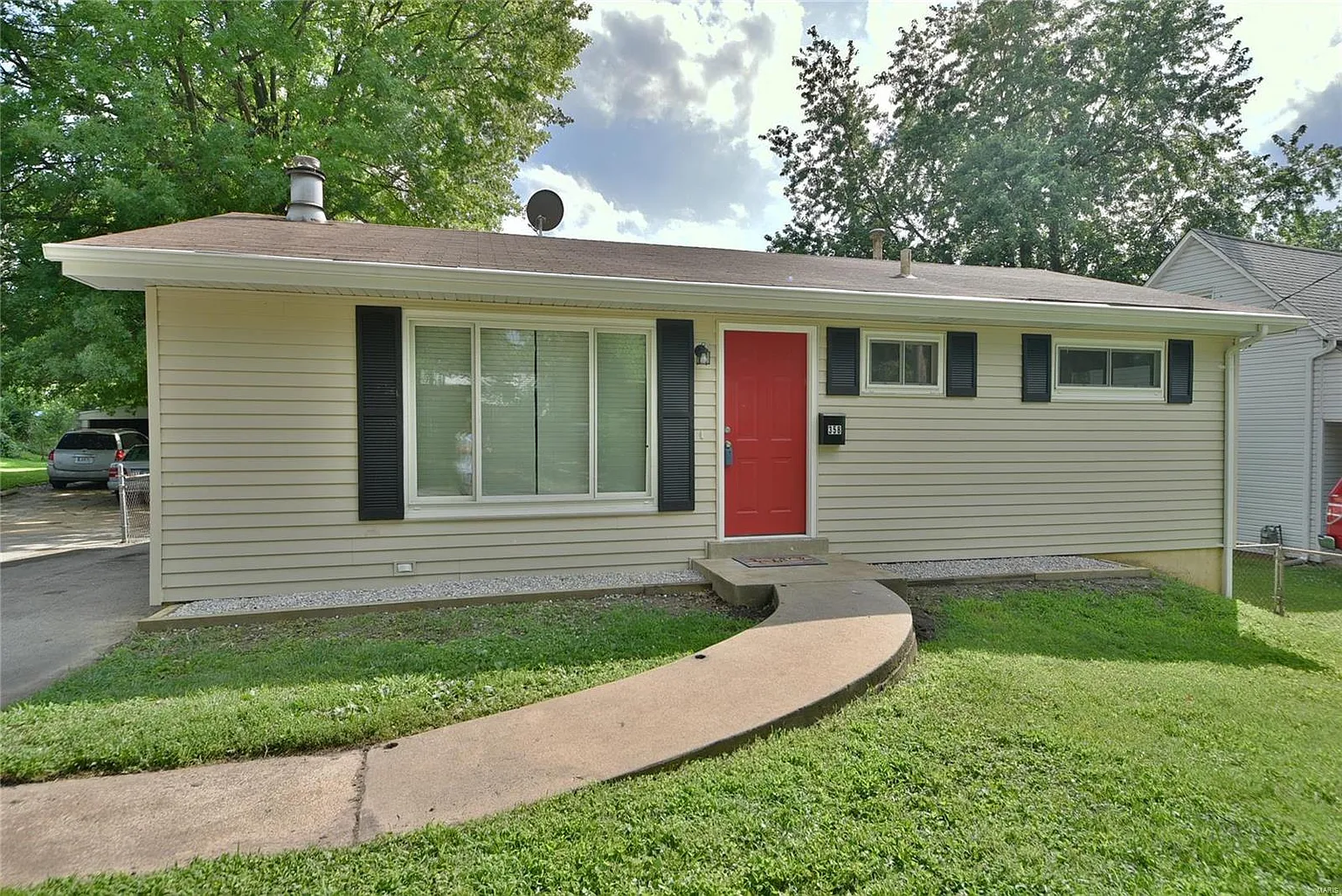 358 Orient Ave photo 1