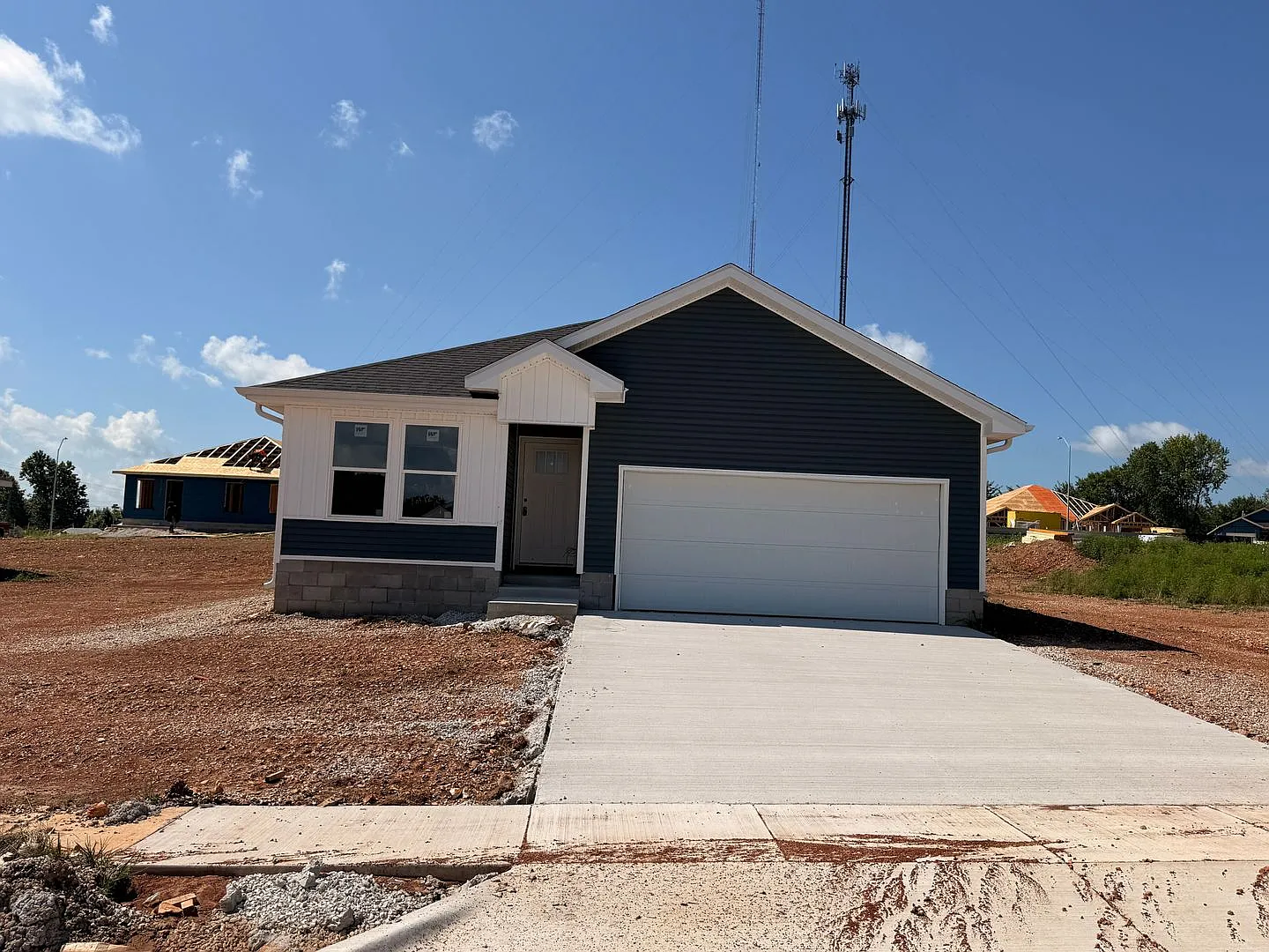 3 Bed, 2 Bath Home !! — Photo 1
