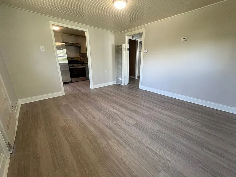 813 Lee Ave — Photo 3