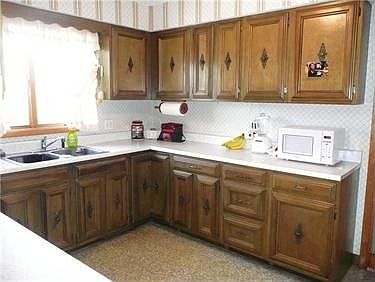 5th image of 275 Cohassett Dr