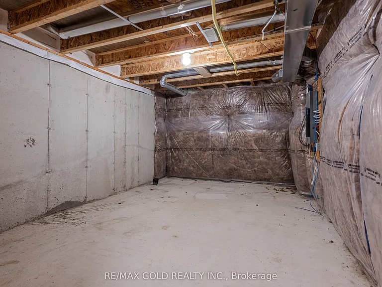 94 Benhurst Cres — Photo 33