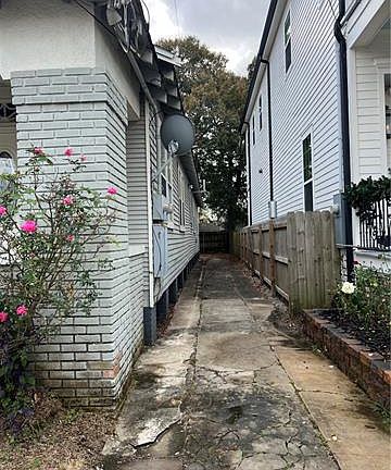 3rd image of 828 Hidalgo St