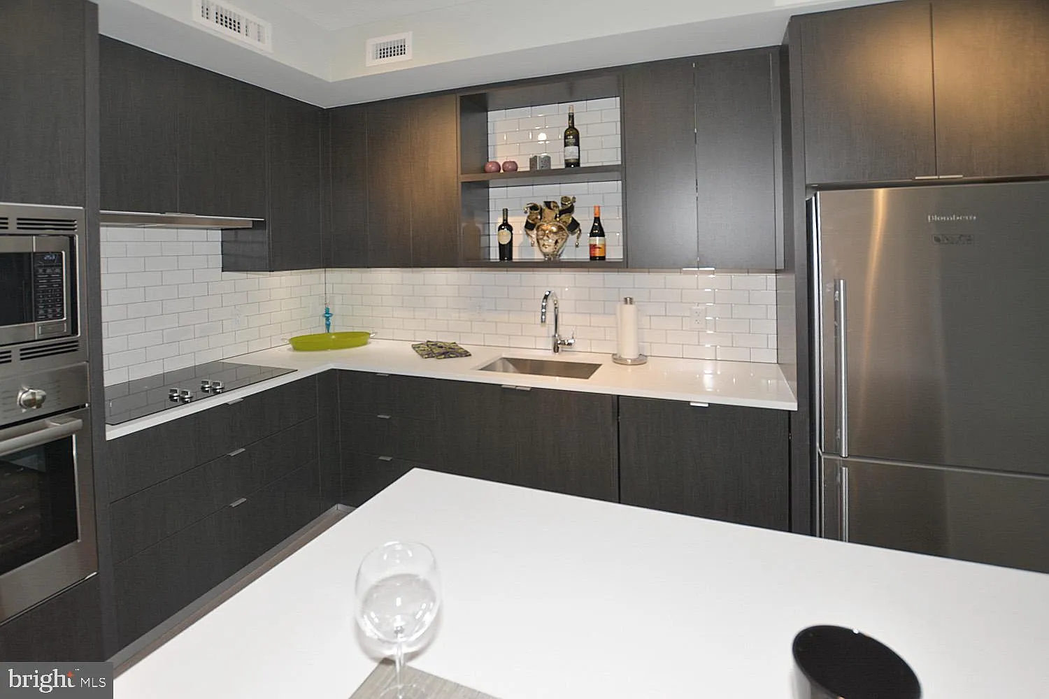 1 bed, 1.0 bath, 643 sqft, $2,700 — Photo 3