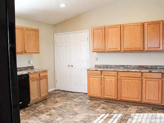 5th image of 288 Shelton Way