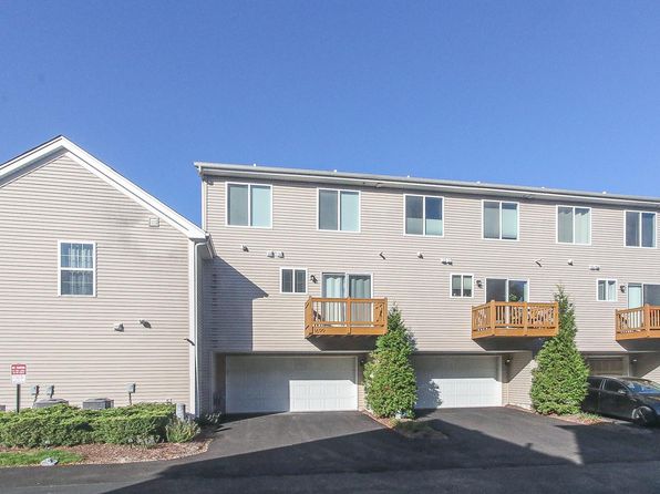 1699 Sandcastle Ln, Hampshire, IL 60140