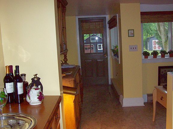 Side/Kitchen entrance off porch