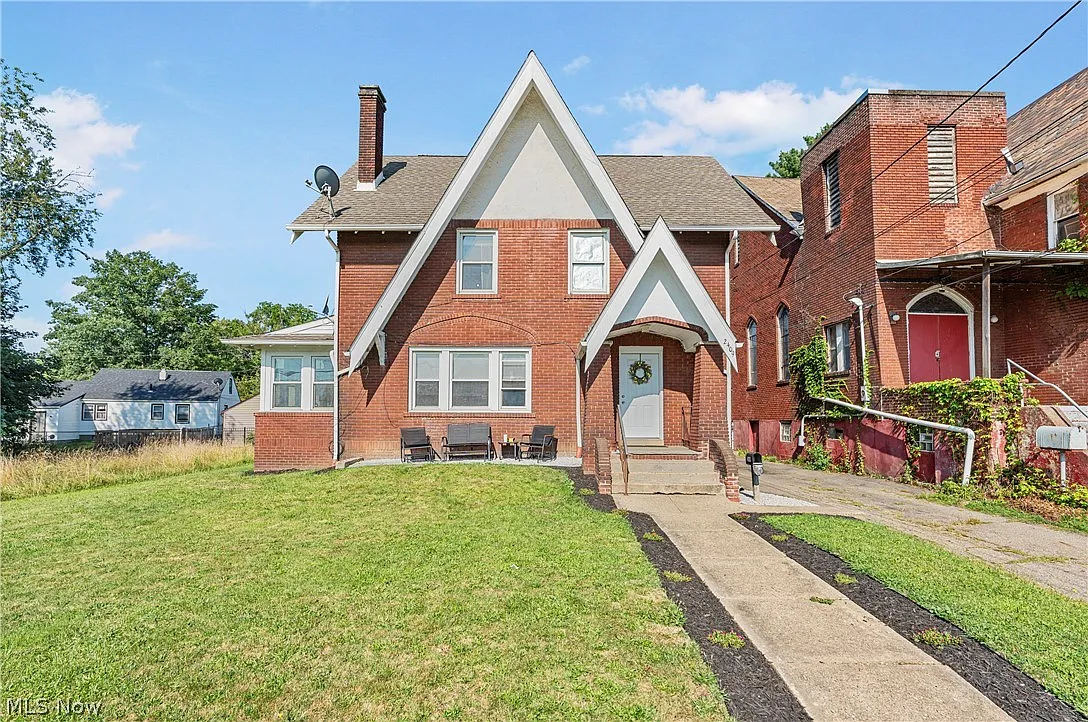 2409 Gilbert Ave NE photo 1