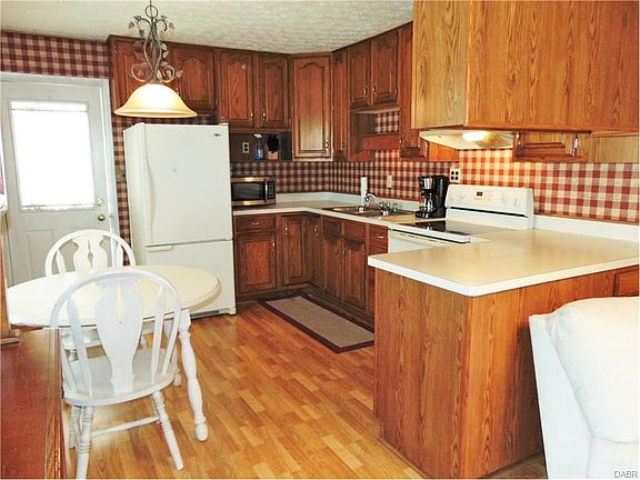 3rd image of 1496 Bowman Dr