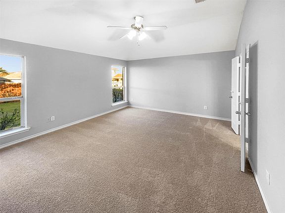 3rd image of 3916 Big Thicket Dr