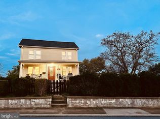 810 N Maple Ave, Brunswick, MD 21716