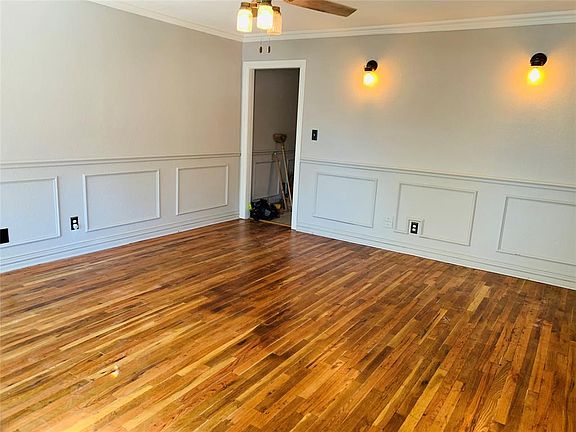 3rd image of 2822 Dogwood Park Dr