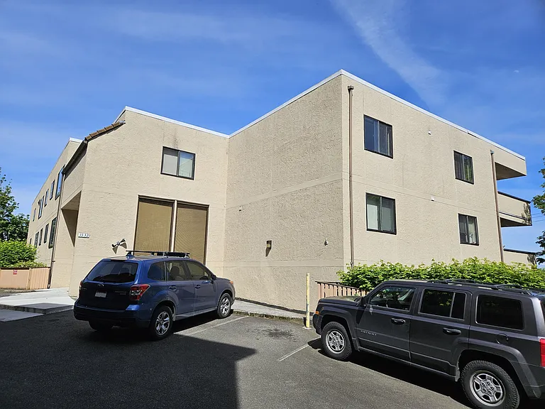 Top of the Lake Apartments — Photo 2