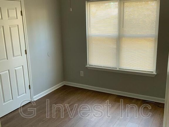 5th image of 504 Carlton Ln