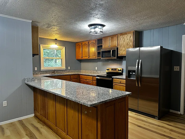 6518 Highway 49E — Photo 2