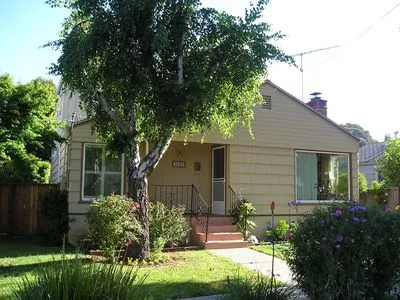 3023 Tulare Ave Photo 1