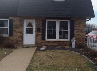 1911 Canterbury Dr APT H, Washington, IL 61571