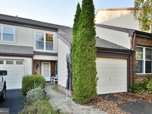 4 Log Pond Dr, Horsham, PA 19044