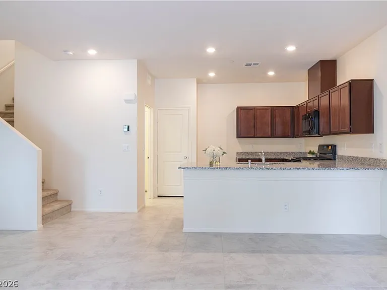 3208 Brynley Ave — Photo 6