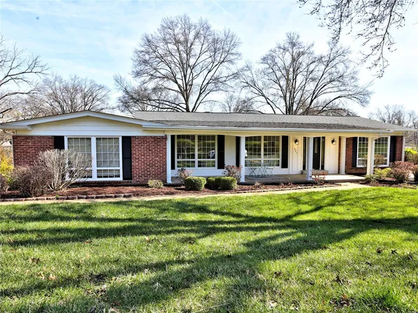421 Monticello Dr, Ballwin, MO 63011