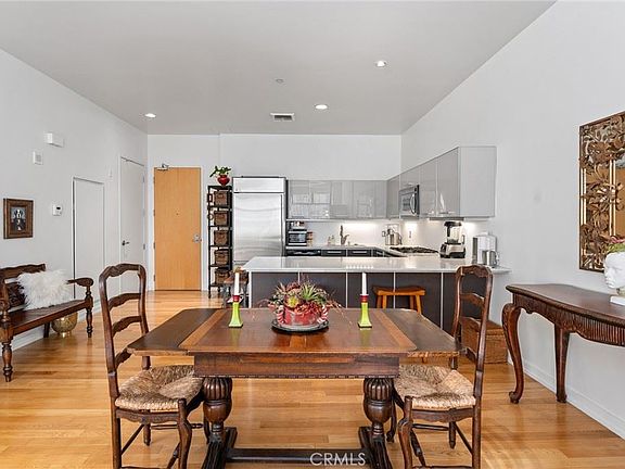 5th image of 801 S Grand Ave APT 1404