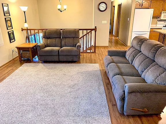 Main living room (furnished)