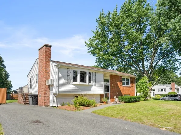 8 Brigati Ter, Framingham, MA 01701