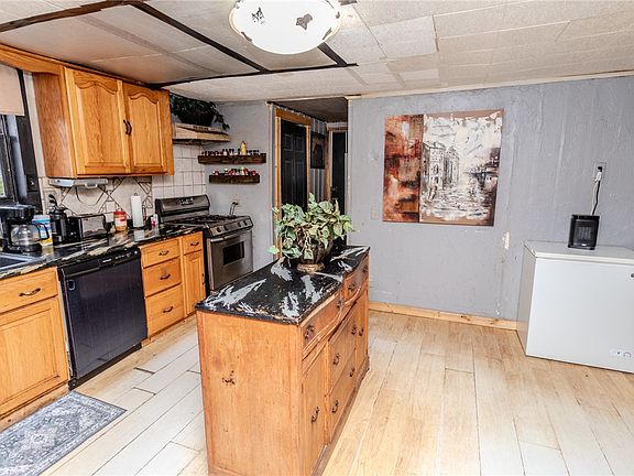 15th image of this home