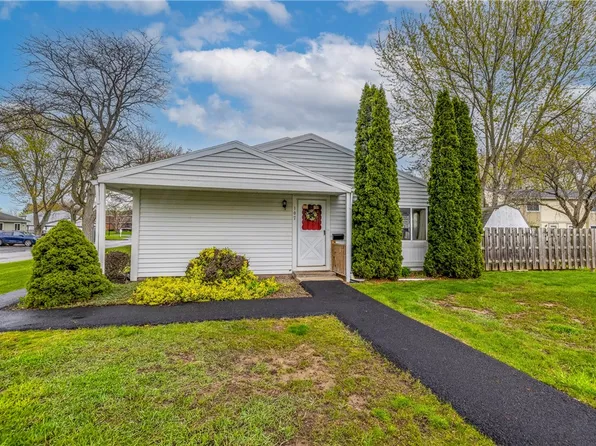 107 Norwich Dr, Rochester, NY 14624