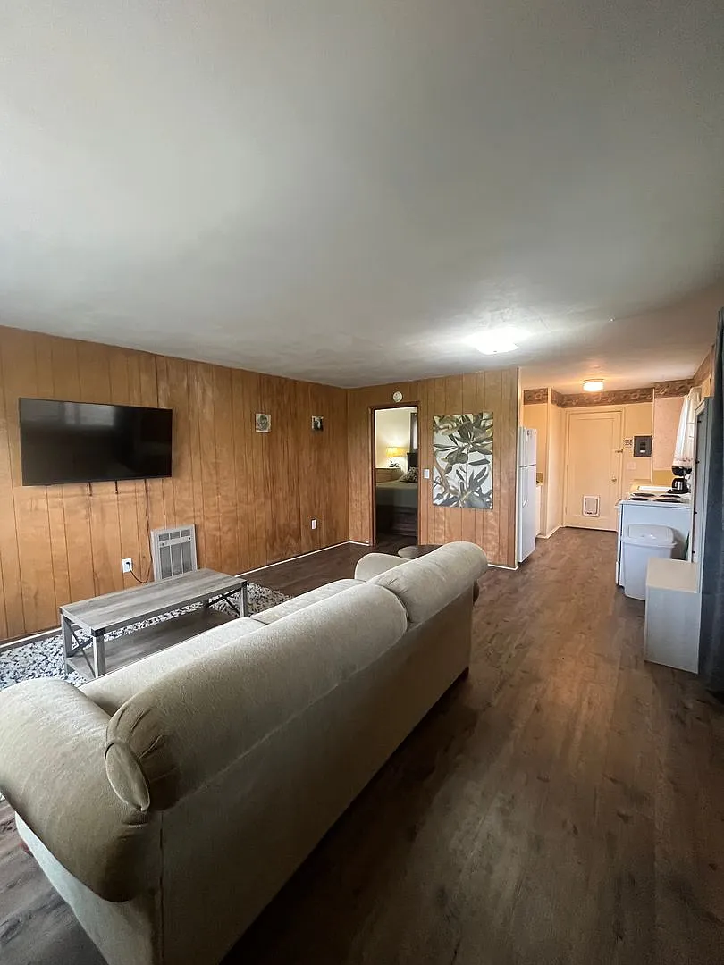 1-Bedroom Duplex minutes from Eugene! — Photo 2