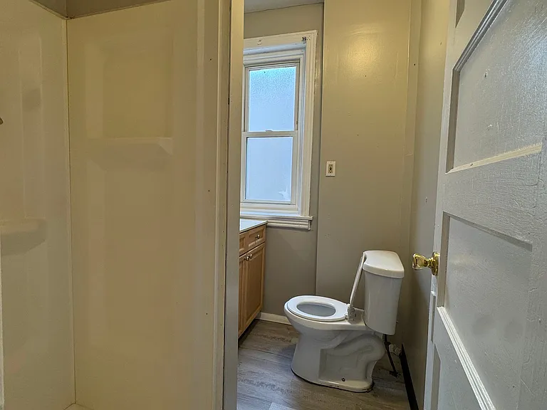 8XX S Alden St — Photo 7