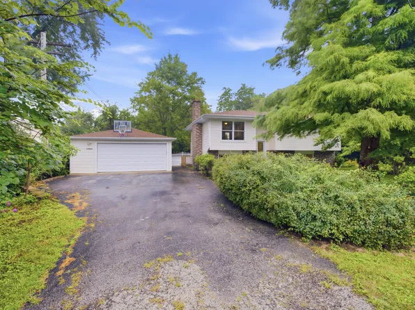 27W440 Central Ave, Warrenville, IL 60555
