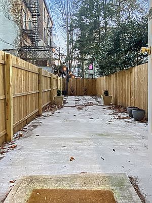 2nd image of 254 Wyckoff St APT 1R