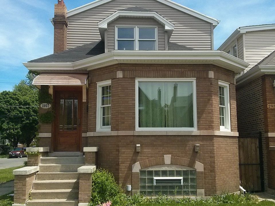 2nd image of 2957 N Lowell Ave