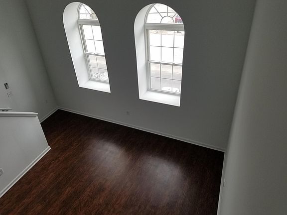 5th image of 2231 Bryn Mawr Ave #10