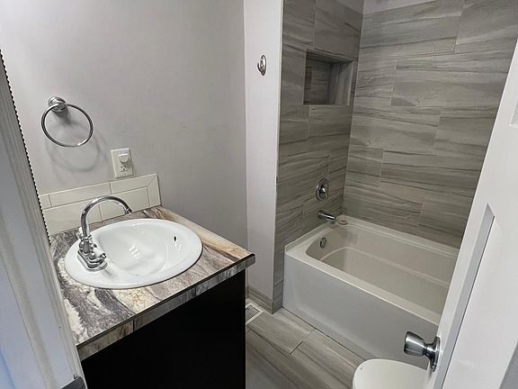 5th image of 436 S 11th St