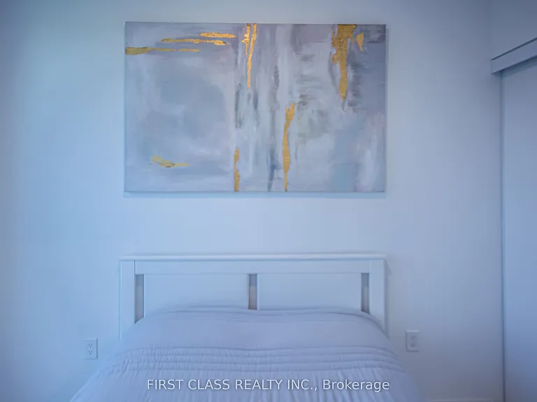 415 Main St W #701 — Photo 11