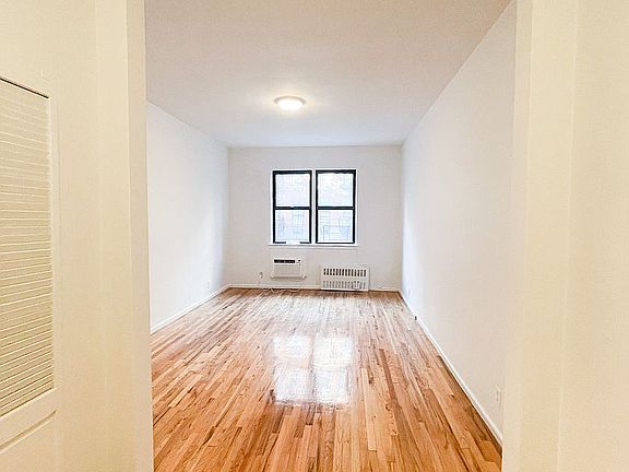 3rd image of 420 E 82nd St APT 2E