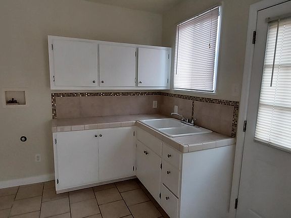 2nd image of 15630 Grevillea Ave