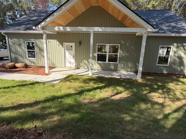 33 Peachtree St, Hartwell, GA 30643