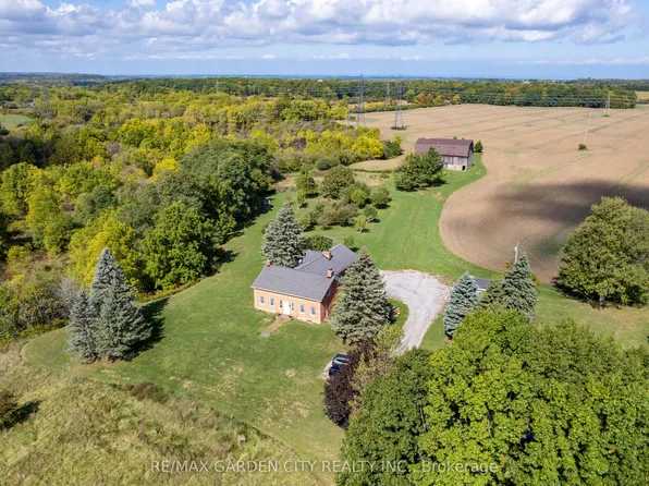 2432 Seburn Rd, Thorold, ON L0S 1E6